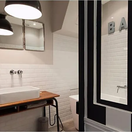 205sm Luxury And Design Flat At Montmartre Париж
