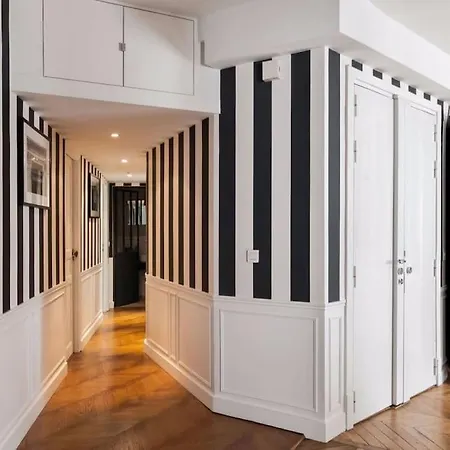 205sm Luxury And Design Flat At Montmartre Париж
